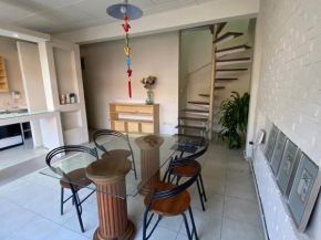 DUPLEX A PASOS DE PLAZA URQUIZA